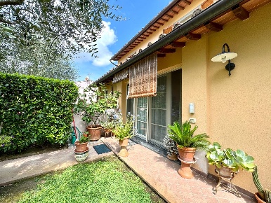 Foto Rustico a San Giuliano Terme Colignola, Campo di 120 m² con 4 locali