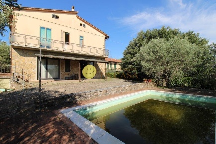 Foto Villa unifamiliare a Barberino Tavarnelle Tavarnelle di 370 m²