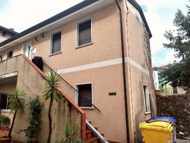 Foto Casa indipendente a Massa Centro di 138 m² con 5 locali in vendita