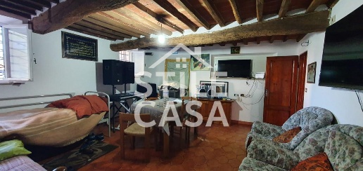 Foto Casa indipendente a Capannori Centro di 240 m² con 4 locali in vendita