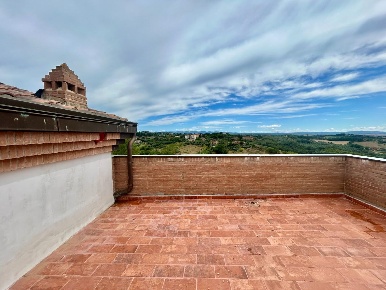 Foto Appartamento a Siena Fuori Porta Romana di 195 m² con 9 locali