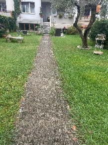Foto Villa a schiera a Carrara Avenza di 210 m² con 7 locali in vendita