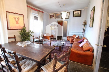 Foto Appartamento a Lucca Sant'Anna di 102 m² con 5 locali in vendita