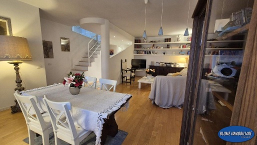 Foto Attico a Viareggio Lungomare di 102 m² con 5 locali in vendita