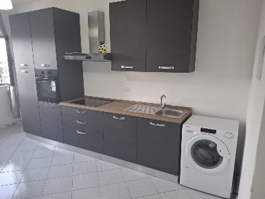 Foto Appartamento a Carrara Marina di Carrara di 100 m² con 5 locali