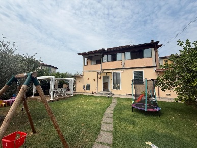 Foto Appartamento a Massa Mirteto di 95 m² con 4 locali in vendita