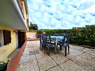 Foto Appartamento a Carrara Marina di Carrara di 80 m² con 4 locali