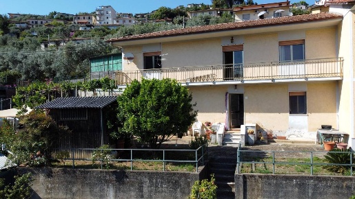 Foto Villa bifamiliare a Montignoso Zona Collinare Cerreto, Sant'Eustachio