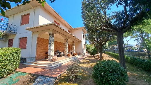 Foto Villa unifamiliare a Rosignano Marittimo Rosignano Solvay di 170 m²