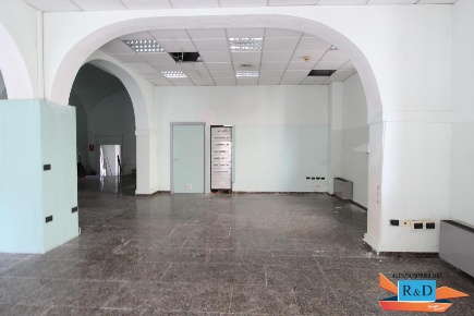 Foto Ufficio a Colle di Val d'Elsa Colle Bassa, Via Gramsci di 220 m²