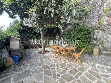 Foto Casa indipendente a Camaiore Camaiore Paese di 130 m² con 6 locali