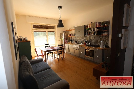 Foto Appartamento a Poggibonsi Centro di 85 m² con 3 locali in vendita