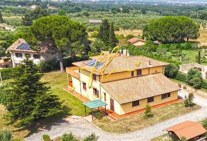 Foto Villa unifamiliare a Casale Marittimo di 426 m² con 12 locali