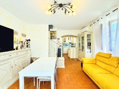 Foto Villa a schiera a Seravezza Ripa Pozzi Querceta Ponterosso di 90 m²