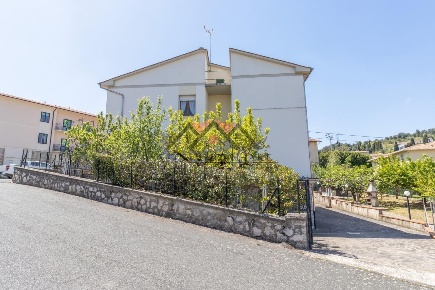 Foto Casa indipendente a Castelnuovo di Val di Cecina Centro di 400 m²