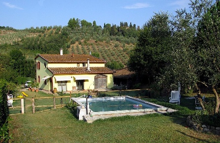 Foto Casale a San Miniato Centro Storico di 200 m² con 9 locali in vendita