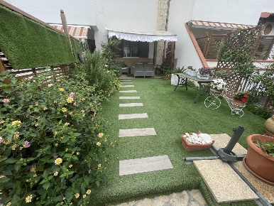 Foto Villa a schiera a Taranto Talsano - San Donato di 250 m² con 6 locali