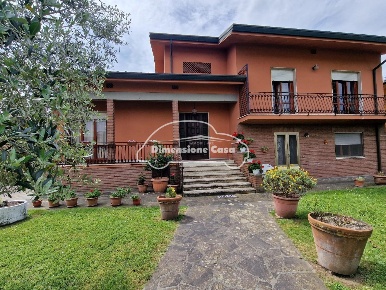 Foto Villa unifamiliare a Capannori Pieve San Paolo - Santa Margherita