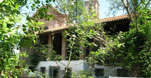 Foto Casa indipendente a Verrua Savoia Valentino di 486 m² con 12 locali