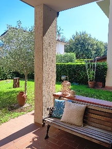Foto Appartamento a Pietrasanta di 70 m² con 4 locali in vendita
