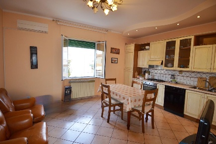 Foto Appartamento a Campiglia Marittima Venturina di 80 m² con 3 locali