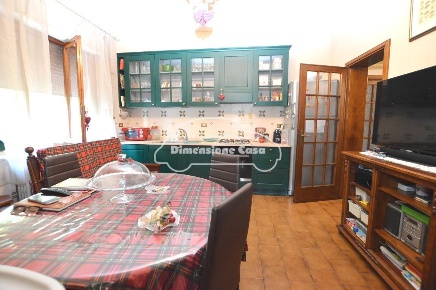 Foto Villa bifamiliare a Lucca Tempagnano - Picciorana di 140 m² in vendita