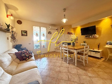 Foto Appartamento a Cecina Cecina Centro di 105 m² con 4 locali in vendita