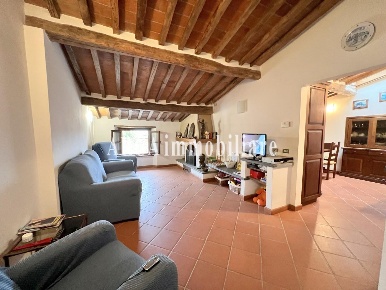 Foto Appartamento a Pietrasanta di 120 m² con 7 locali in vendita