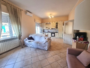 Foto Appartamento a Viareggio Centro di 80 m² con 5 locali in vendita