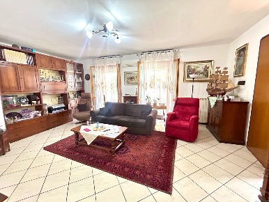 Foto Appartamento a Pontedera Villaggi, Bellaria di 120 m² con 6 locali