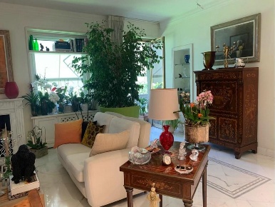 Foto Appartamento a Massa Marina di Massa Centro di 108 m² con 5 locali