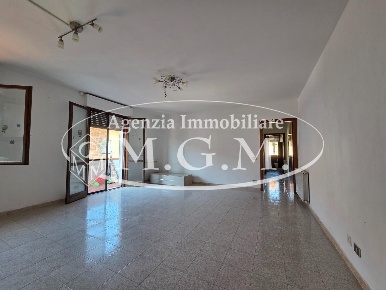Foto Appartamento a Santa Maria a Monte Centro di 70 m² con 3 locali