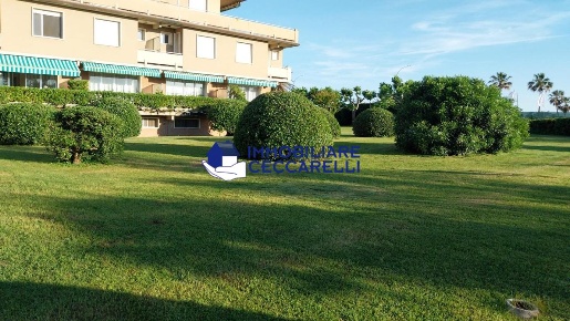 Foto Appartamento a Montignoso Cinquale di 150 m² con 6 locali in vendita