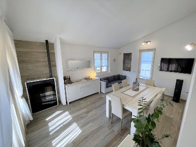 Foto Villa bifamiliare a Camaiore Capezzano Pianore di 130 m² con 6 locali