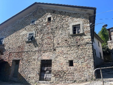 Foto Magazzino a Casola in Lunigiana di 80 m² con 1 locali in vendita