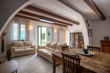 Foto Casa indipendente a Cascina Semicentro di 165 m² con 5 locali