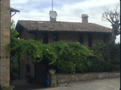 Foto Casa indipendente a Serramazzoni di 105 m² con 4 locali in vendita