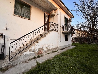 Foto Villa unifamiliare a Gambolò Centro di 100 m² con 3 locali in vendita