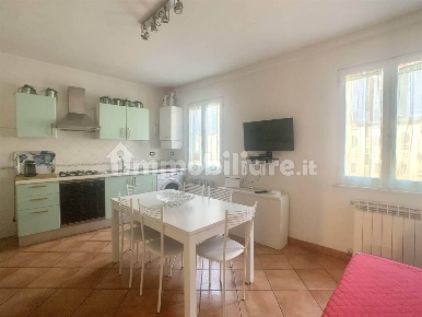 Foto Appartamento a Firenze Santa Maria Novella di 100 m² con 5 locali