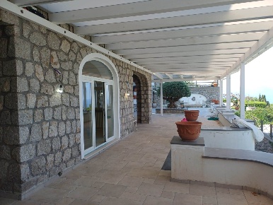Foto Villa unifamiliare a Anacapri di 300 m² con 5 locali in vendita