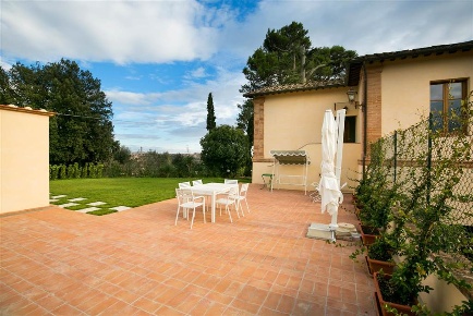 Foto Villa unifamiliare a Siena Cappuccini di 95 m² con 4 locali in affitto