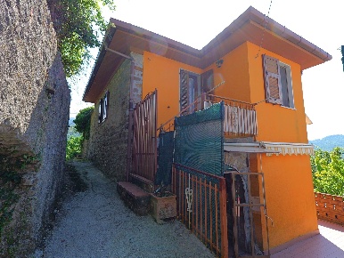 Foto Case semi ndipendenti in Località Oradoro Snc, Sesta Godano di 99 m²