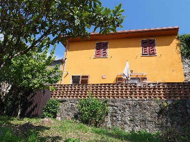 Foto Case semi ndipendenti in Località Oradoro Snc, Sesta Godano di 99 m²