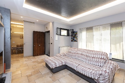 Foto Villa unifamiliare in Vico Guglielmo Oberdan 10, Camporotondo Etneo