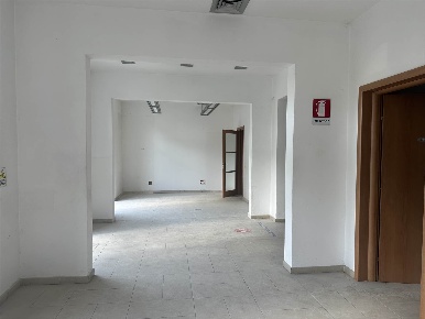 Foto Ufficio a Livorno Porta a Mare - Mazzini di 135 m² con 6 locali