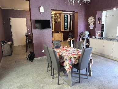 Foto Villa unifamiliare a Firenze Isolotto Talenti di 335 m² con 10 locali