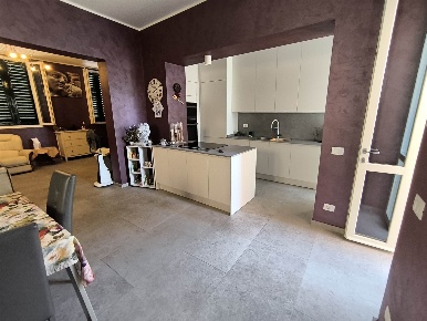 Foto Villa unifamiliare a Firenze Isolotto Talenti di 250 m² con 6 locali