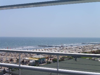 Foto Appartamento in piazza le corbusier, Jesolo Lido Est di 100 m²