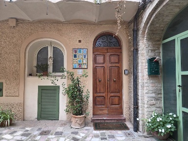 Foto Appartamento in via Patrono d'Italia 24, Assisi di 93 m² con 4 locali