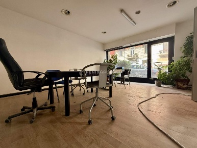 Foto Ufficio in Carlo Pisacane 36, Milano Porta Venezia di 65 m² in vendita